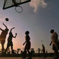 (120807) -- CHANGSHA, AUG. 7, 2012 () -- YOUNG PEOPLE PLAY BASKETBALL AT A COMMUNITY COURT IN CHANGSHA, CAPITAL OF CENTRAL CHINA'S HUNAN PROVINCE, JULY 31, 2012. A TOTAL OF 360 COMMUNITY BASKETBALL COURTS WILL BE BUILT IN CHANGSHA BEFORE OCTOBER, OFFERING CITIZENS PLACES TO EXERCISE. (/ZHAO ZHONGZHI) (ZC)